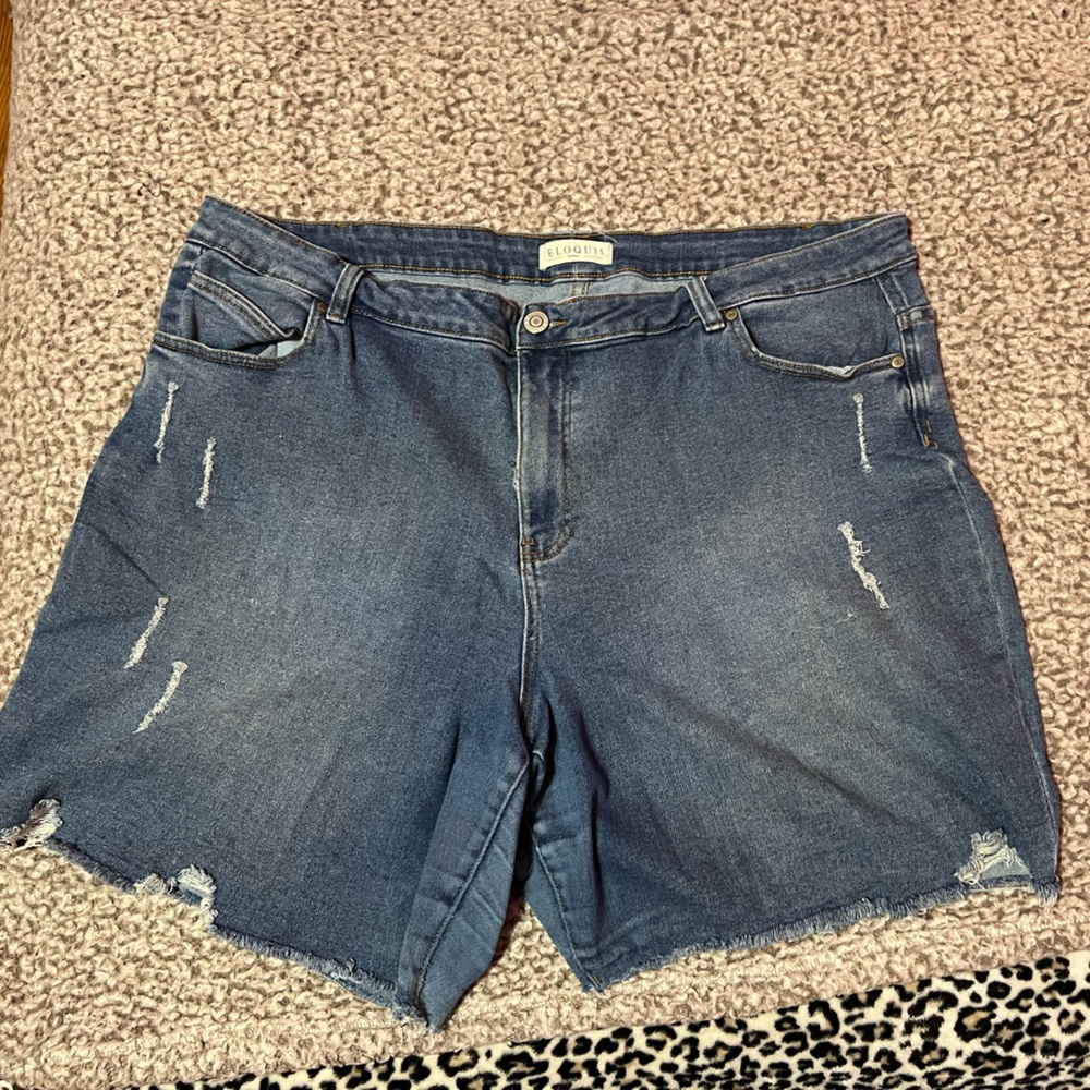 Eloqui high waisted shorts